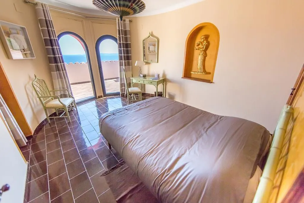 Villa Escapade Roses