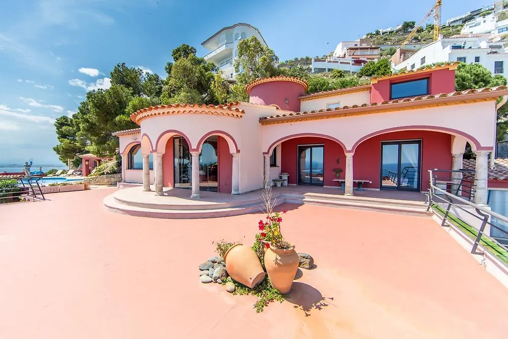 Chalet Villa Escapade Roses